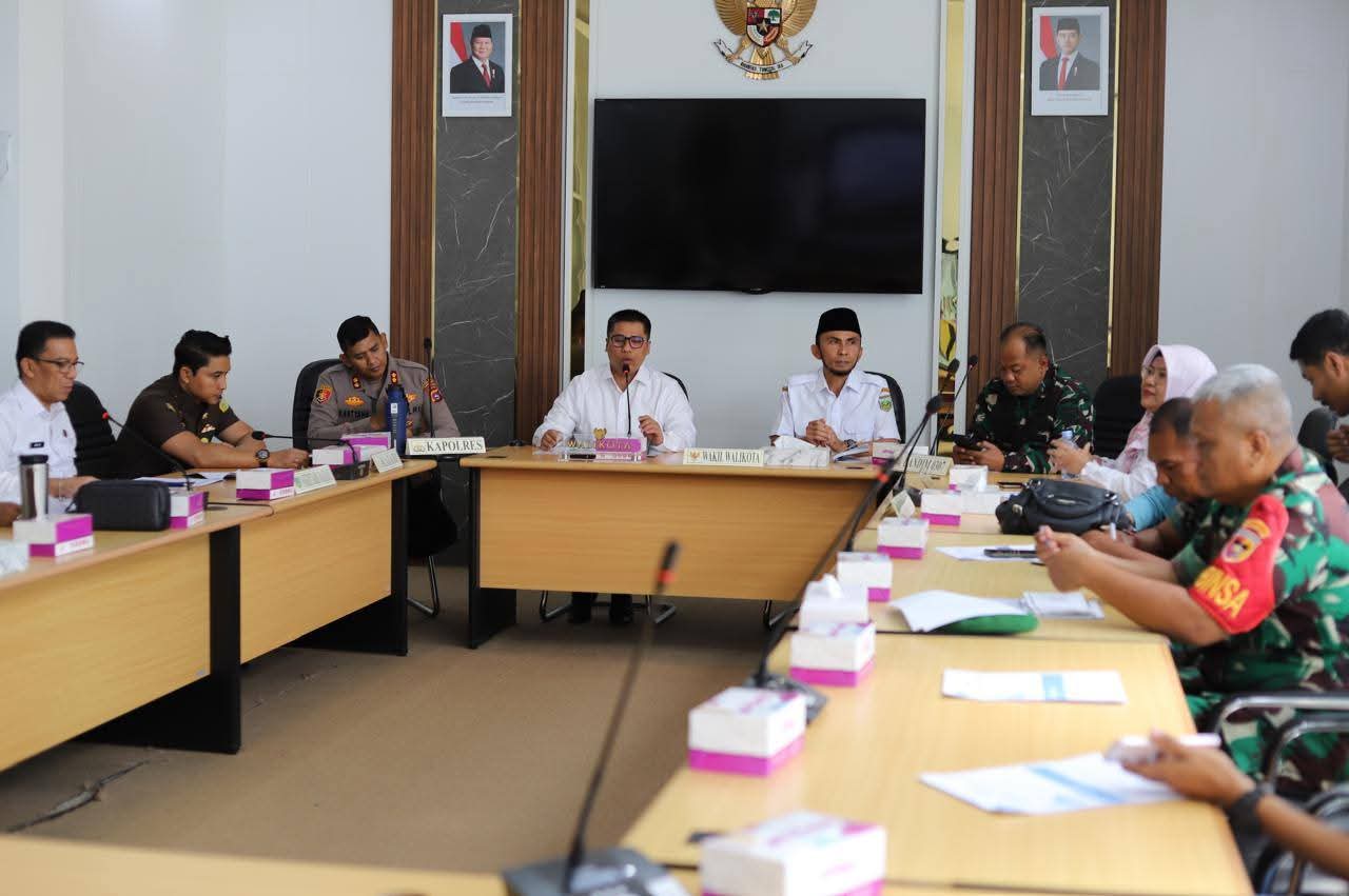 Suasana rapat GTRA dipimpin Wako Hendri Arnis, Rabu, (9/10/2025).